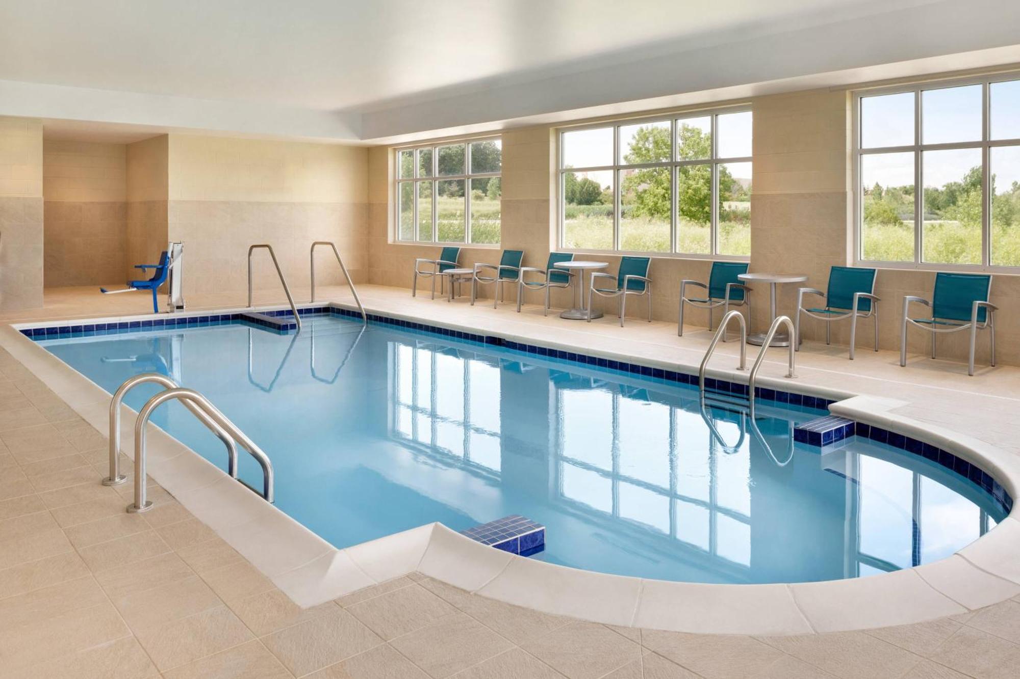 Towneplace Suites By Marriott Milwaukee Grafton Ngoại thất bức ảnh