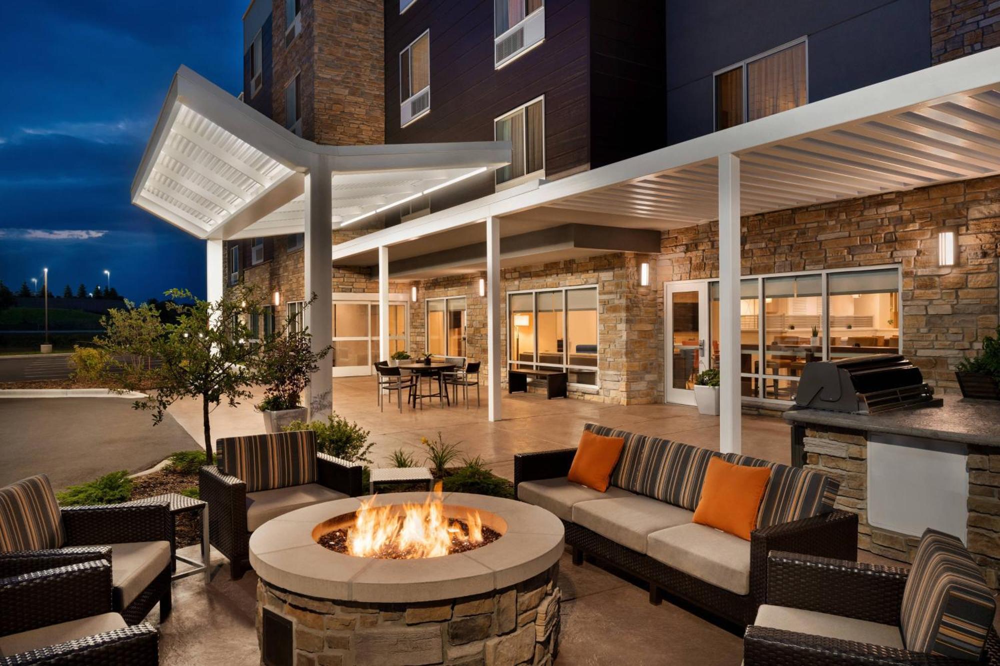 Towneplace Suites By Marriott Milwaukee Grafton Ngoại thất bức ảnh