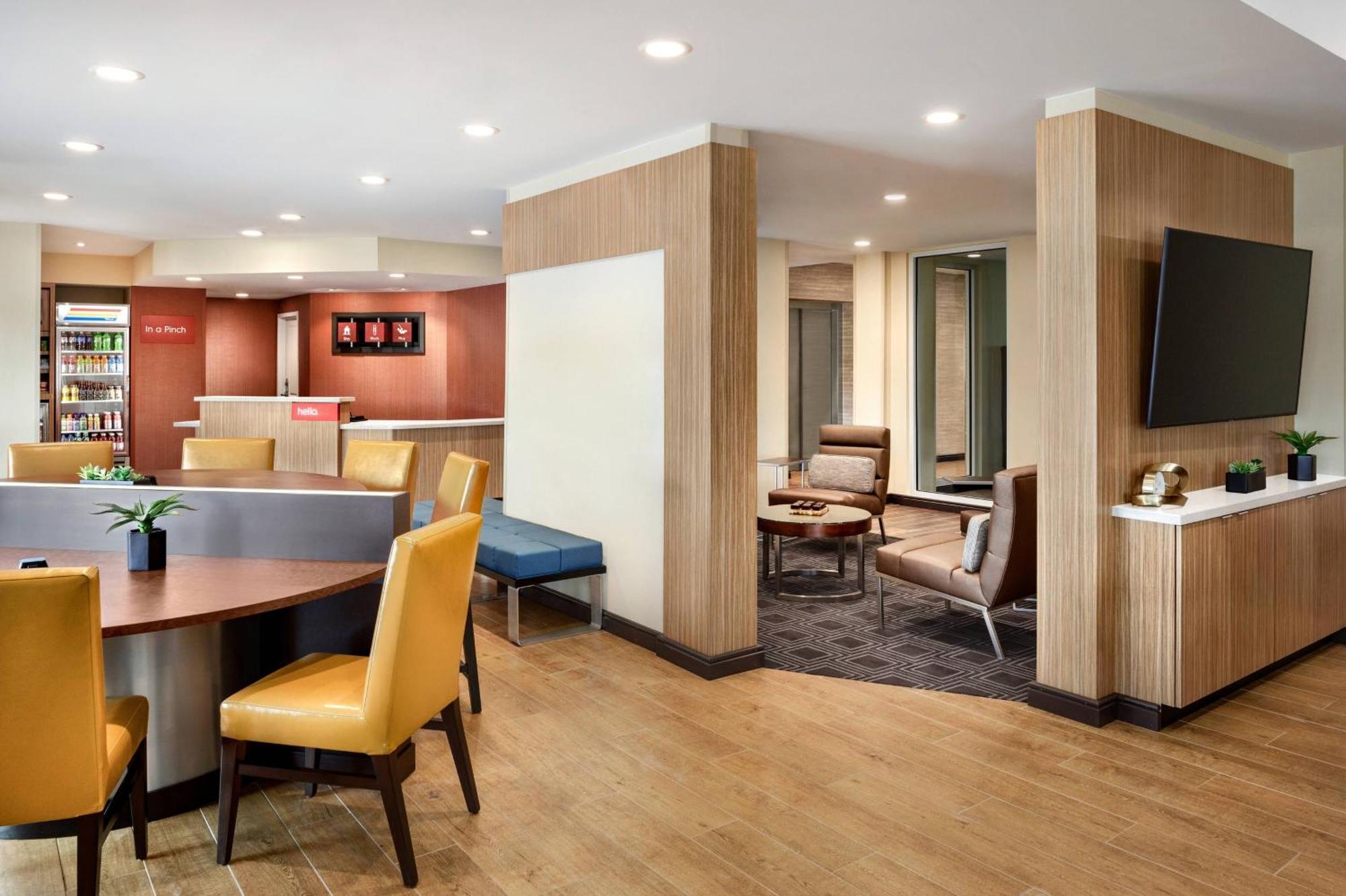 Towneplace Suites By Marriott Milwaukee Grafton Ngoại thất bức ảnh